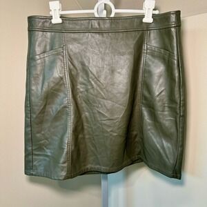 Loft faux leather olive green mini skirt front pockets size 12